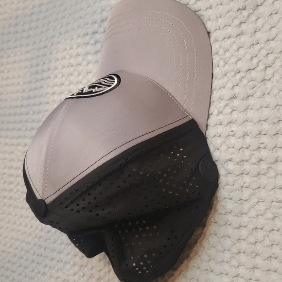 NWT Neptune Performance V2 Trucker Hat - grand canyon - Picture 3 of 9